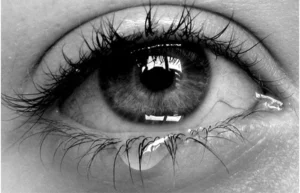Read more about the article চোখ ভালো রাখতে নিয়মিত কাঁদুন
